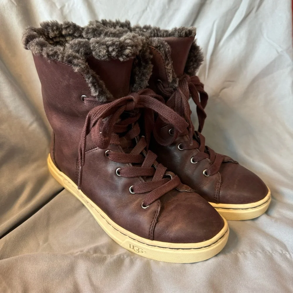 UGG Croft Luxe Quilt Sneaker Boots,‎ Espresso, Women’s Size 6, EUC